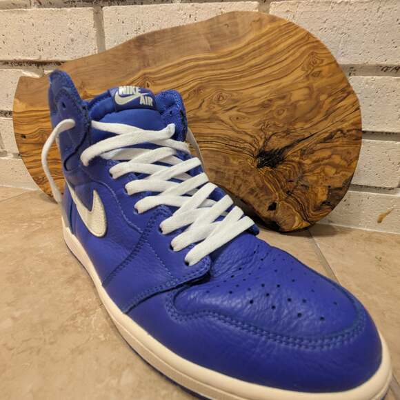 Nike Air Jordan 1 Retro High “Hyper Royal” 555088-401 Men's Size 10.5 *PREOWNED* - Picture 2 of 16